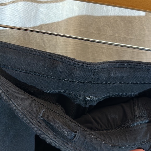 Lululemon Relaxed High-Rise CROPPED Jogger Black Size 6 - Picture 8 of 11